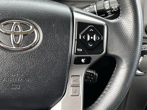 Used 2022 Toyota 4Runner SR5 Premium image 14