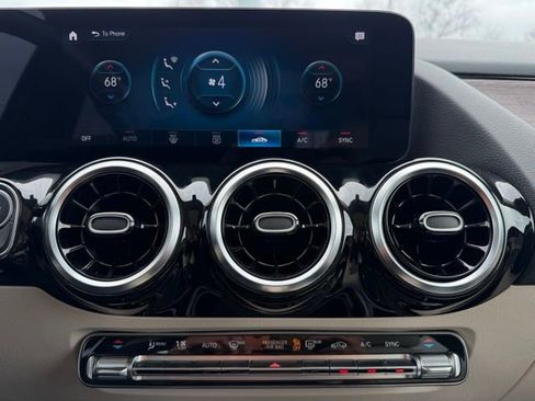 Used 2023 Mercedes-Benz GLA 250 4MATIC image 22