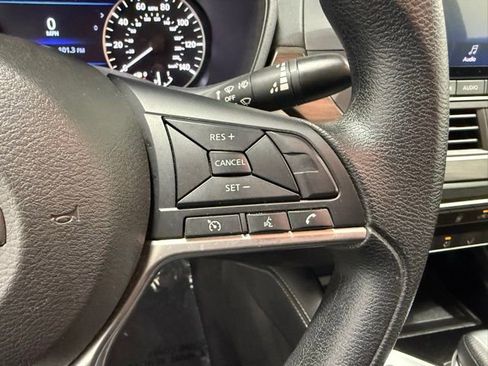 Used 2023 Nissan Altima 2.5 SV FWD image 14