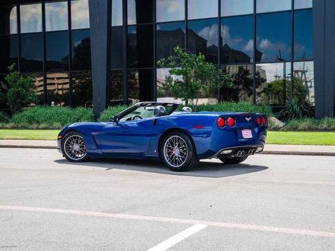 Used 2006 Chevrolet Corvette Convertible RWD image 21