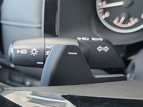 Used 2022 Nissan Pathfinder SV image 27