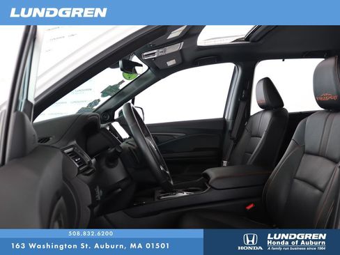 Used 2024 Honda Passport TrailSport image 12