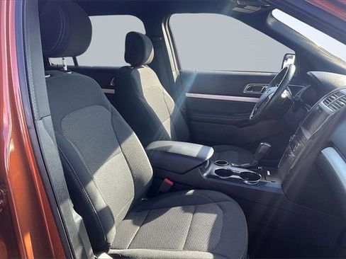 Certified 2017 Ford Explorer XLT w/ Equipment Group 201A image 7