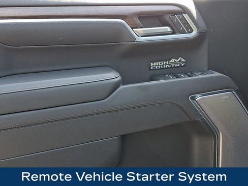Used 2025 Chevrolet Silverado 1500 High Country w/ Technology Package AWD/4WD image 23