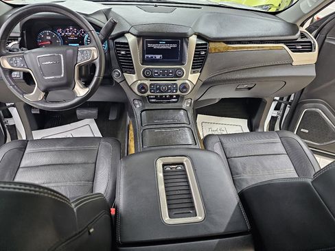 Used 2017 GMC Yukon Denali w/ Open Road Package image 32