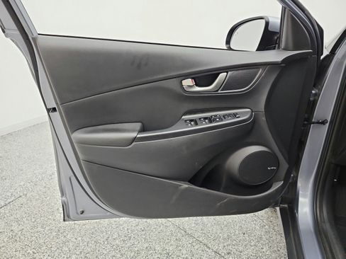 Used 2019 Hyundai Kona Ultimate w/ Cargo Package FWD image 12