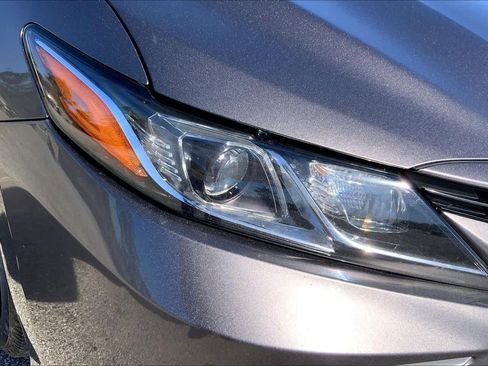 Used 2022 Toyota Camry LE image 26