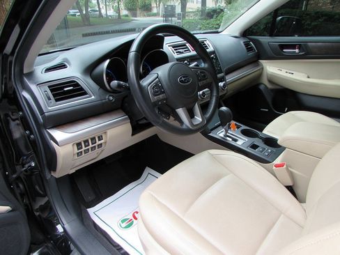 Used 2016 Subaru Outback 2.5i Limited AWD/4WD image 20