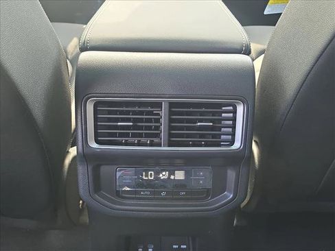 New 2026 Volkswagen Atlas SE FWD image 17