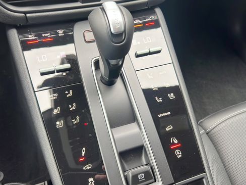 New 2026 Porsche Macan Turbo AWD/4WD image 25