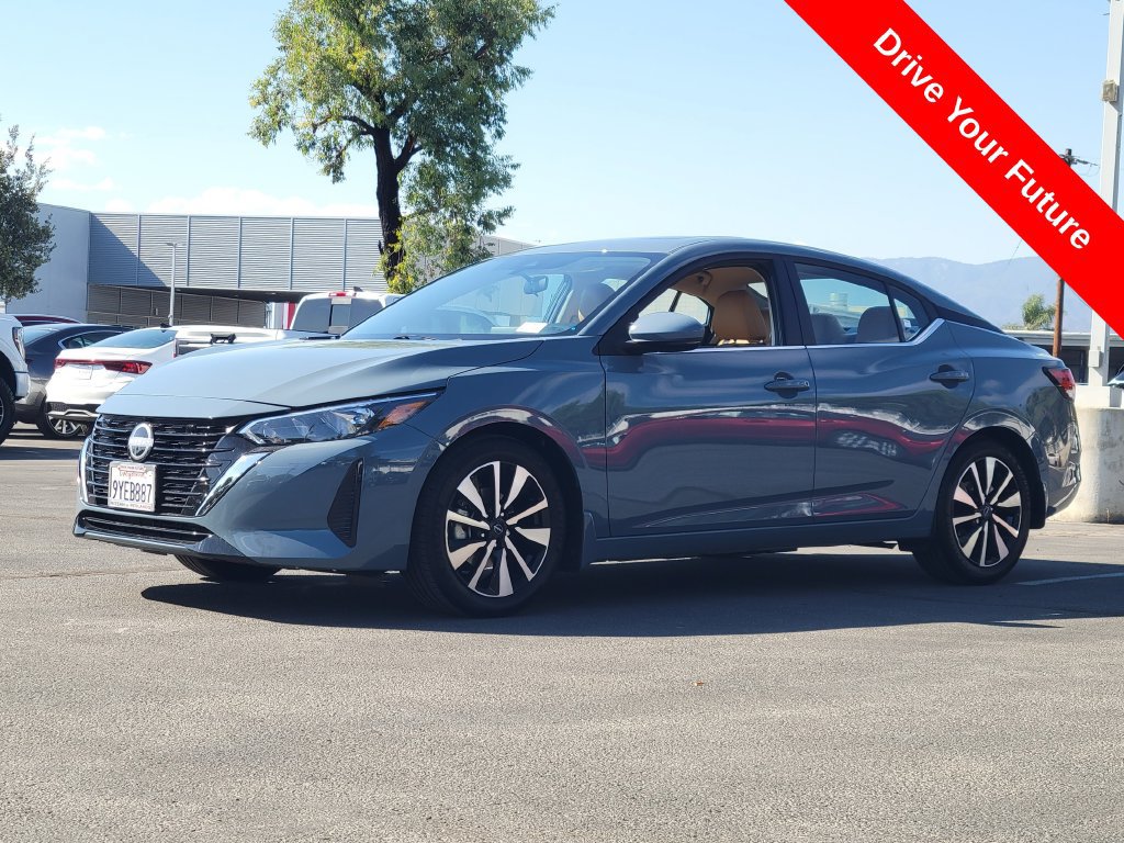 Used 2025 Nissan Sentra SV w/ SV Premium Package FWD image 2