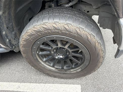 Used 2022 RAM 1500 Laramie AWD/4WD image 8