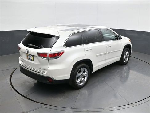 Used 2016 Toyota Highlander Limited Platinum image 18