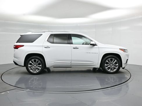 Used 2018 Chevrolet Traverse Premier w/ Driver Confidence II Package FWD image 25