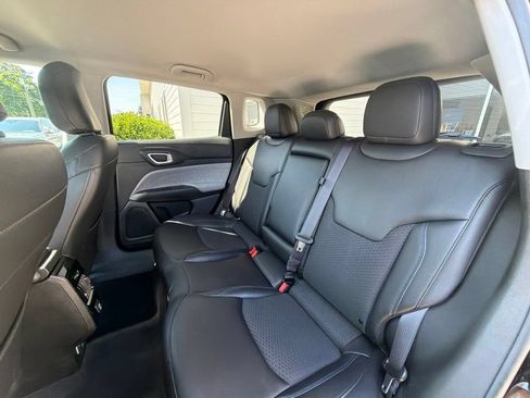 Used 2022 Jeep Compass Latitude AWD/4WD image 40