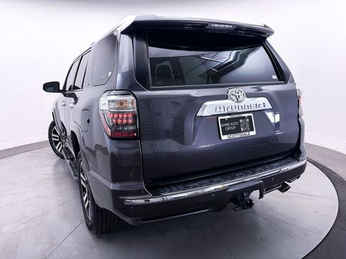 Used 2022 Toyota 4Runner Limited AWD/4WD image 9
