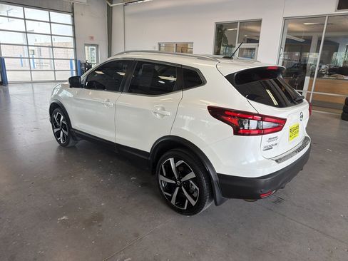 Used 2022 Nissan Rogue Sport SL AWD/4WD image 3