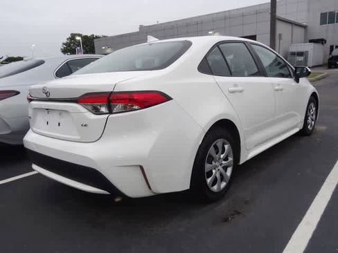 Used 2022 Toyota Corolla LE FWD image 7