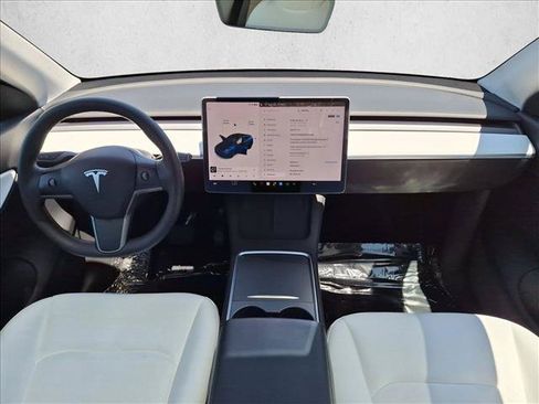 Used 2021 Tesla Model Y Long Range AWD/4WD image 18