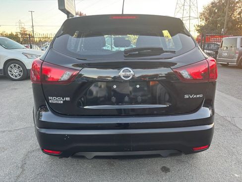 Used 2018 Nissan Rogue Sport SV image 9