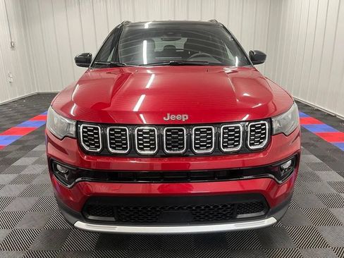 Used 2025 Jeep Compass Limited AWD/4WD image 9