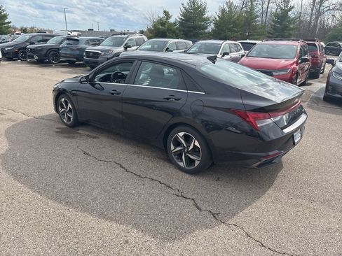 Used 2021 Hyundai Elantra Limited image 6