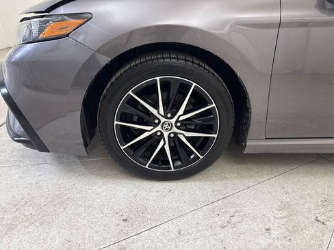 Used 2021 Toyota Camry SE image 11