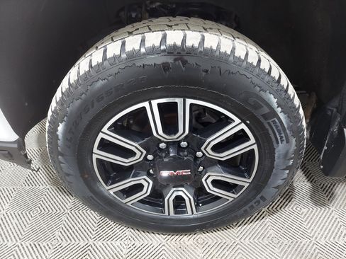 Used 2021 GMC Sierra 2500 AT4 w/ AT4 Preferred Package image 6