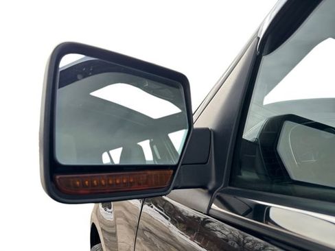 Used 2017 Lincoln Navigator Select image 19