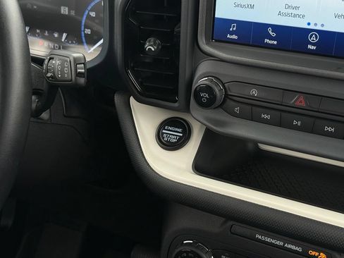 Certified 2024 Ford Bronco Sport Heritage w/ Heritage Convenience Package AWD/4WD image 21