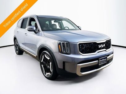 Used 2023 Kia Telluride EX w/ EX Captain's Chair Package