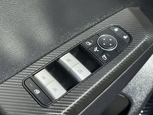 Used 2024 Mitsubishi Outlander SE image 17