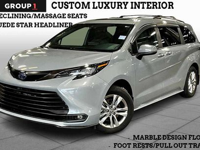 Used 2022 Toyota Sienna XLE Woodland Edition