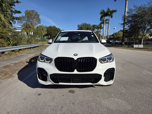 Used 2022 BMW X5 M50i w/ Executive Package image 8