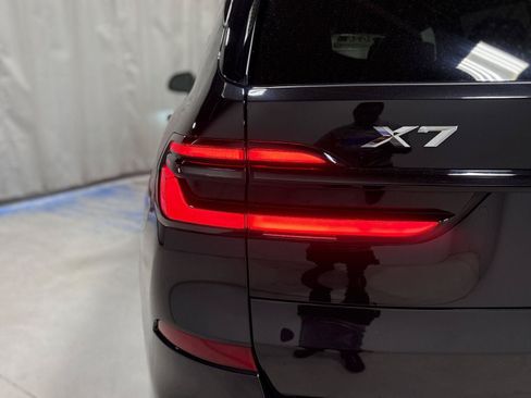 Used 2024 BMW X7 xDrive40i w/ M Sport Package AWD/4WD image 36