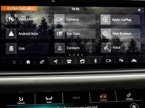 Used 2021 Land Rover Range Rover Sport SVR Carbon Edition image 25