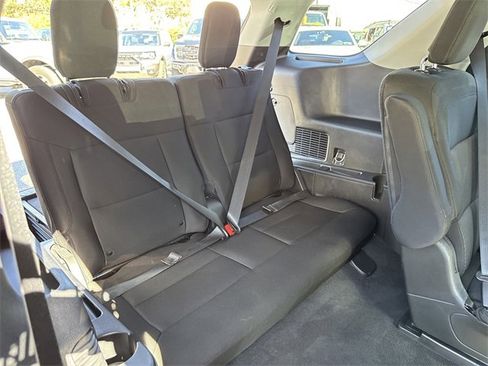 Used 2022 Ford Explorer XLT image 30