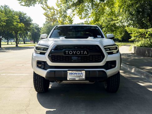 Used 2021 Toyota Tacoma TRD Pro AWD/4WD image 3