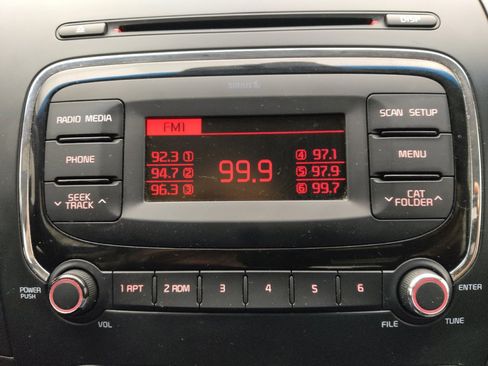 Used 2017 Kia Forte LX FWD image 25