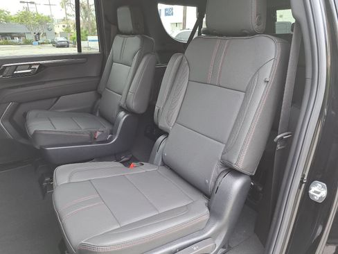 Used 2026 Chevrolet Suburban RST w/ Comfort Package RWD image 16