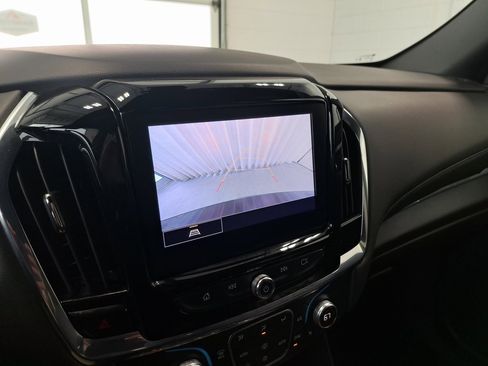 Used 2023 Chevrolet Traverse LT image 13