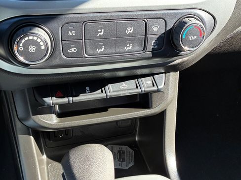 Used 2022 Chevrolet Colorado LT w/ LT Convenience Package image 34