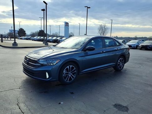 Used 2024 Volkswagen Jetta Sport image 7