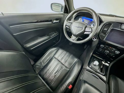 Used 2023 Chrysler 300 S RWD image 9