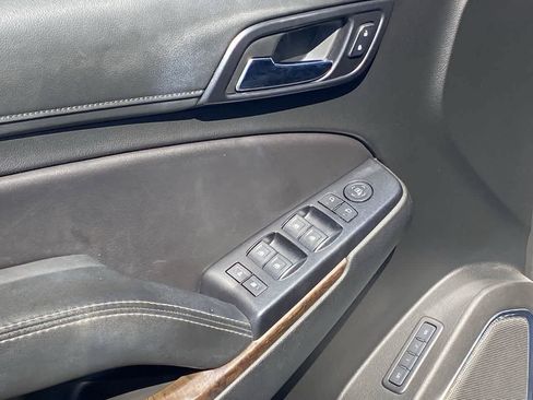 Used 2019 Chevrolet Suburban LT AWD/4WD image 13