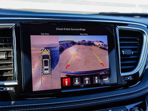 New 2026 Chrysler Pacifica Limited w/ S Appearance Package FWD image 30