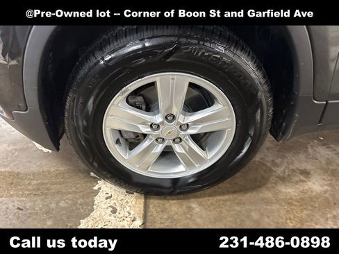 Used 2018 Chevrolet Trax LT w/ LT Convenience Package image 11