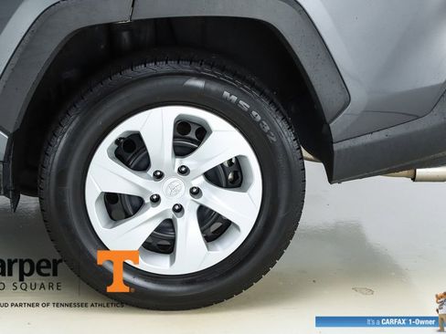 Used 2020 Toyota RAV4 LE image 6