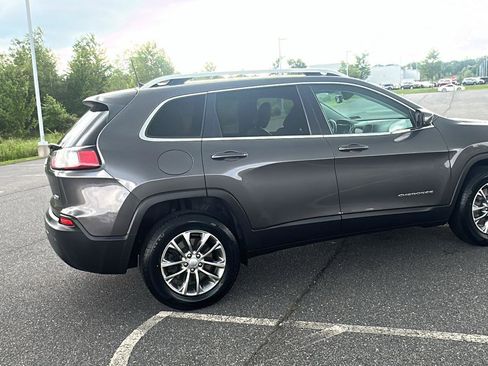 Used 2019 Jeep Cherokee Latitude Plus w/ Comfort/Convenience Group image 5