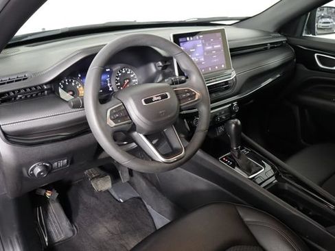 Used 2022 Jeep Compass Latitude FWD image 24